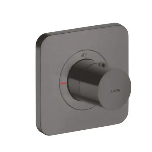 Thermostat von AXOR in gebürstetem Schwarz-Chrom mit Drehknopf. Display zeigt eine Temperaturmarkierung bei 40°. Quadratische Wandmontage.
